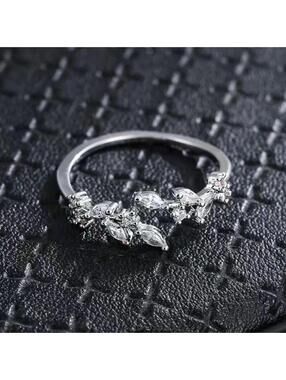 Adjustable one size silver ring
